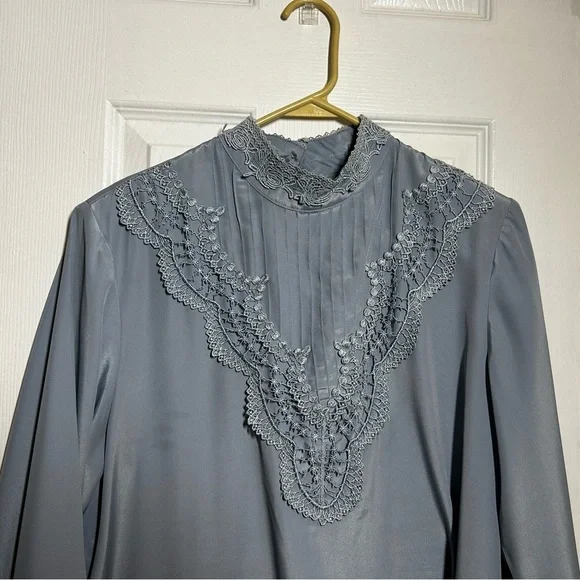Victorian Style Sz 12Prairie Blouse Gray Lace Yoke High Neck Long Sleeve - Picture 10 of 15